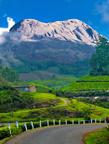Munnar tourist places in India – travel guide and holiday packages